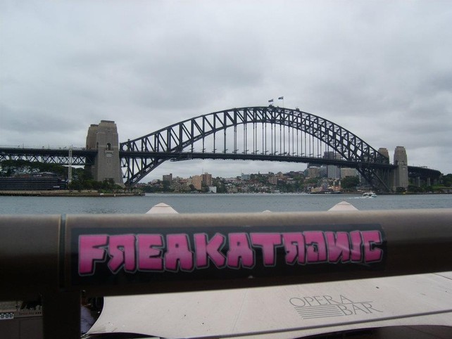 Freakatronic Sticker / Sydney Harbour Bridge / Thx Chris!